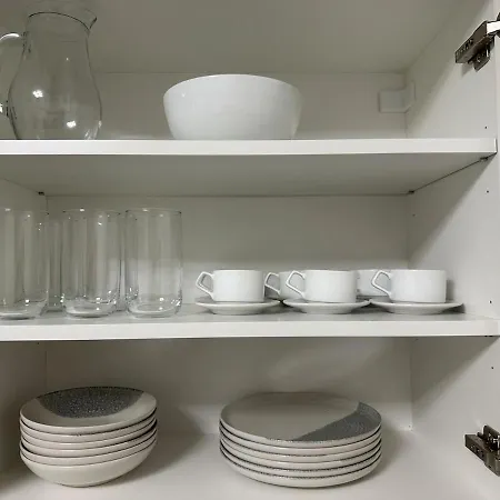 Appartamento Spacious 3br Near Metro Praga