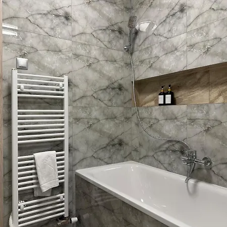 Spacious 3br Near Metro Appartamento