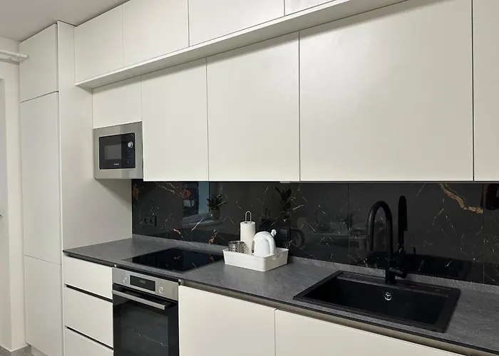 Spacious 3br Near Metro *