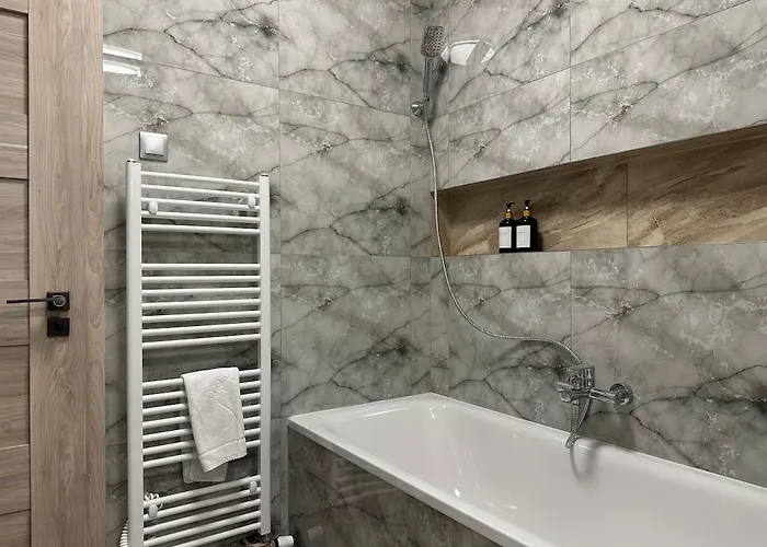 Spacious 3br Near Metro Appartamento