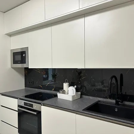 Spacious 3br Near Metro