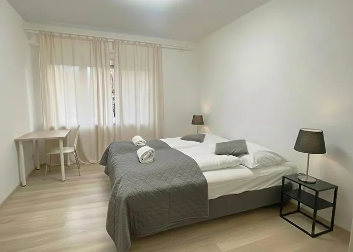 Spacious 3br Near Metro